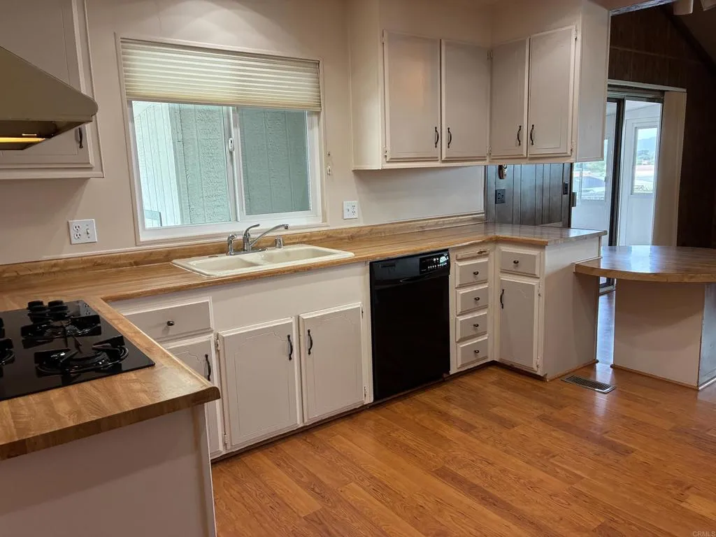https://cdn.realtyfeed.com/cdn/127/306559197/0b01039b783360216ab7e3606c4fe9d2.webp