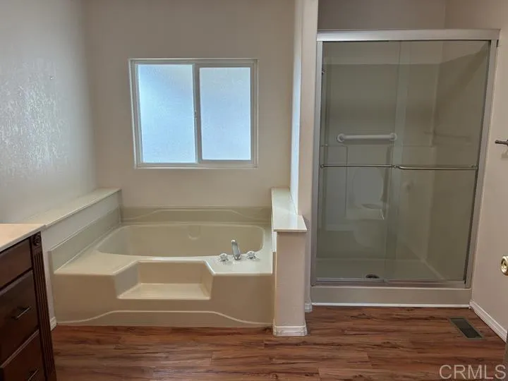 https://cdn.realtyfeed.com/cdn/127/306559197/1430f1a0c72f418d693c37449a511766.webp