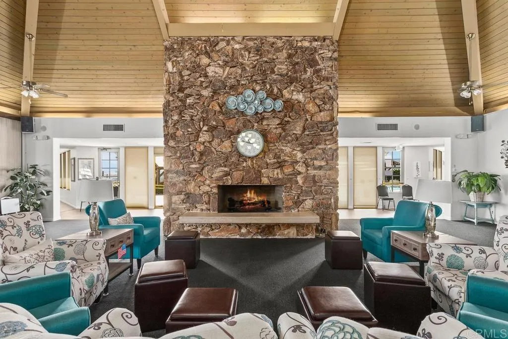 https://cdn.realtyfeed.com/cdn/127/306559197/8f26d43e5683fe82793eccdf9db131bc.webp