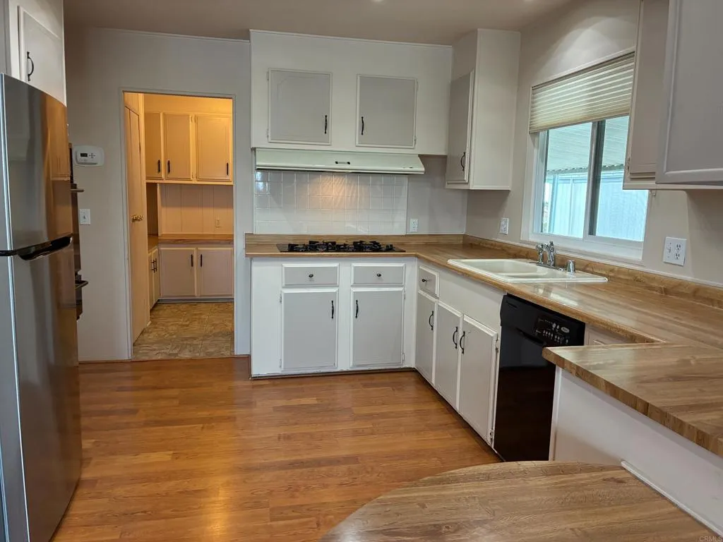 https://cdn.realtyfeed.com/cdn/127/306559197/a385c8298d183c5785786a4138fe6057.webp