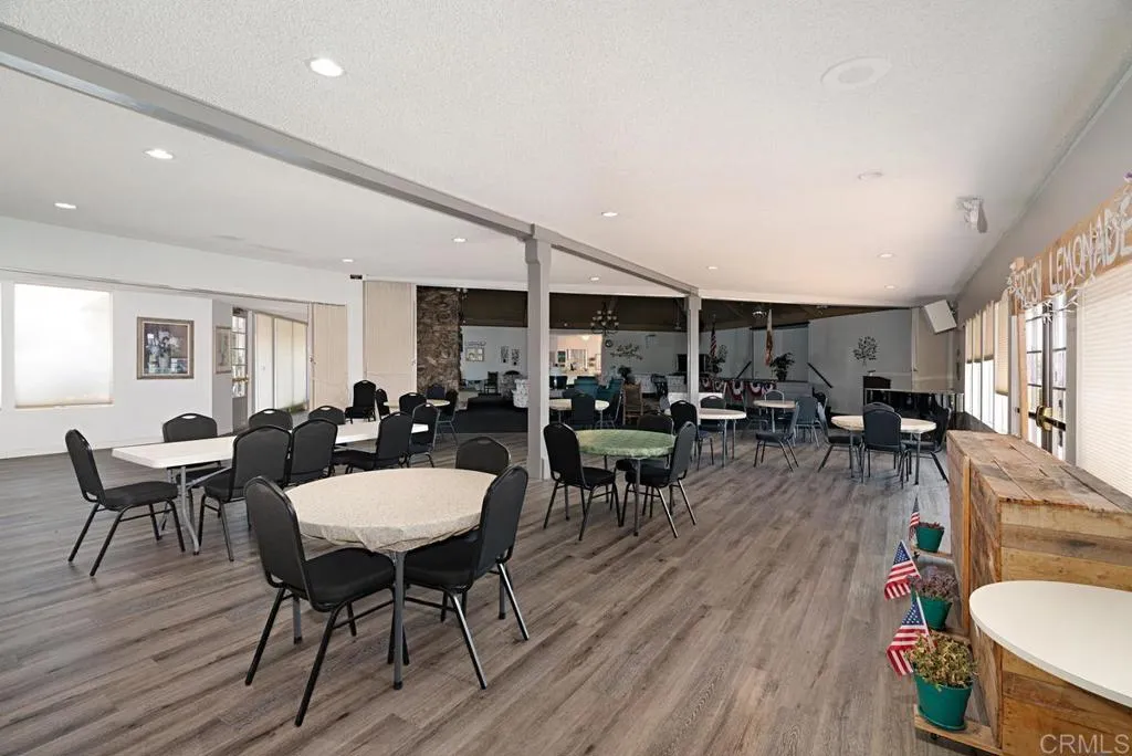 https://cdn.realtyfeed.com/cdn/127/306559197/f7c5feee6e051fa38490c99f4efde263.webp