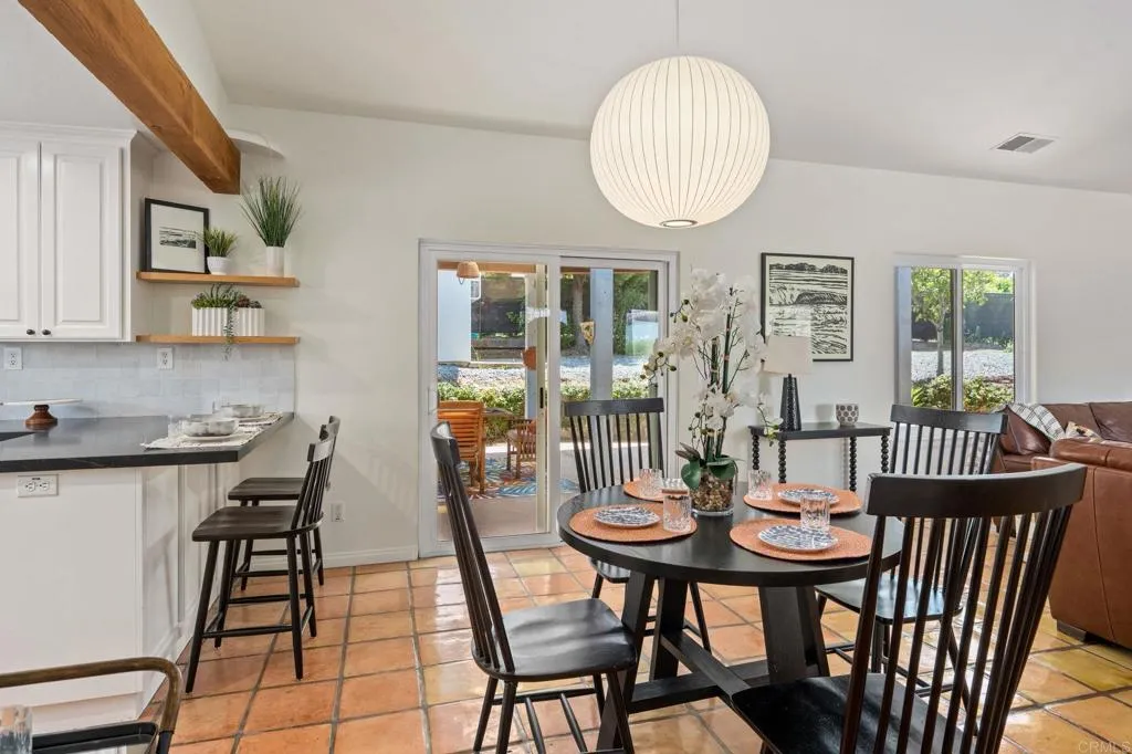 https://cdn.realtyfeed.com/cdn/127/306559220/10eeb18b3ba912e9e5fed74308485ff0.webp