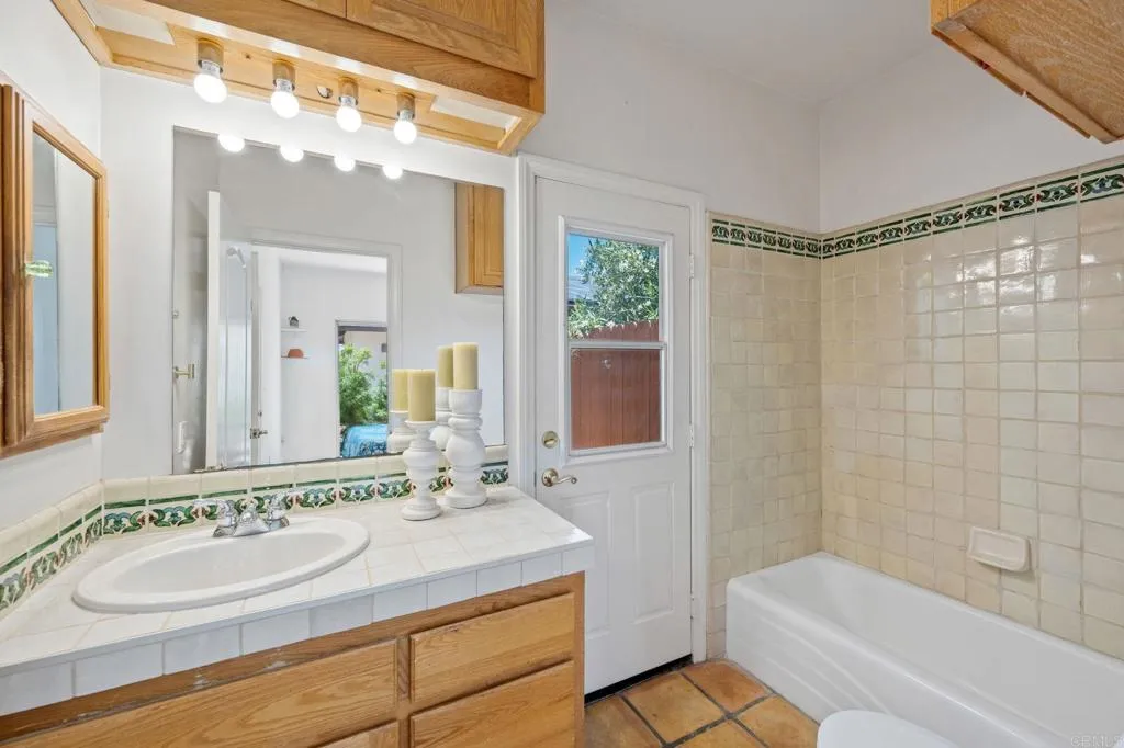 https://cdn.realtyfeed.com/cdn/127/306559220/799e48e9af9978c3b94c4a20519cc543.webp