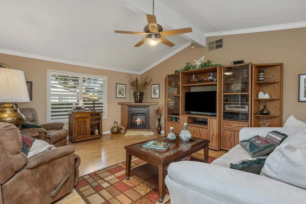 https://cdn.realtyfeed.com/cdn/127/306559229/ab264f2137d542ca93b9e01daf2db21d.webp