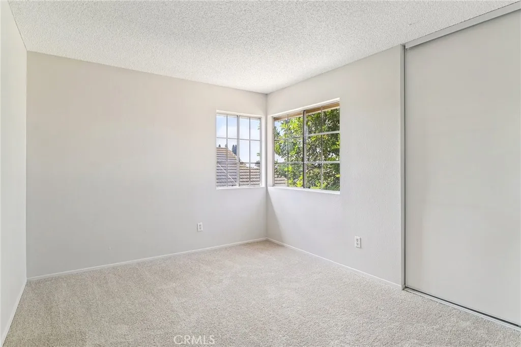 https://cdn.realtyfeed.com/cdn/127/306559232/355ca198418dc841b760401716c721a3.webp