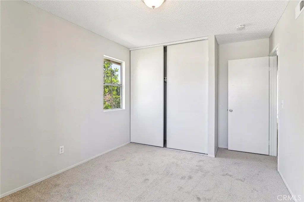 https://cdn.realtyfeed.com/cdn/127/306559232/401f283302144354493c73389d2f89d5.webp