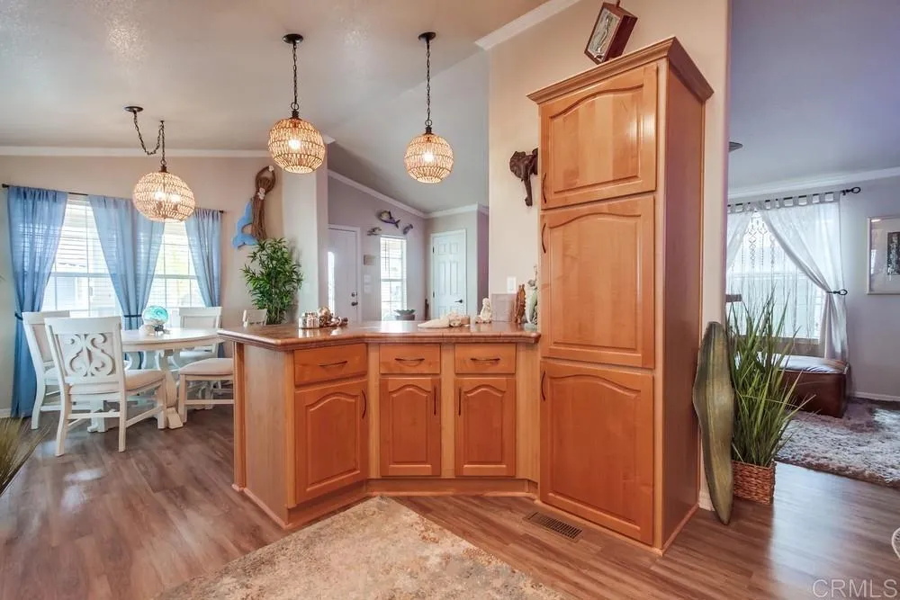 https://cdn.realtyfeed.com/cdn/127/306559247/246e4c61aef748698a0205f43598ba55.webp