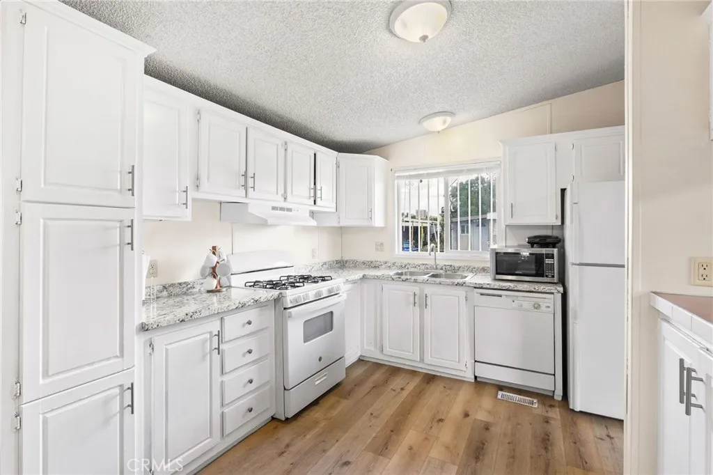 Bloomington, CA 92316