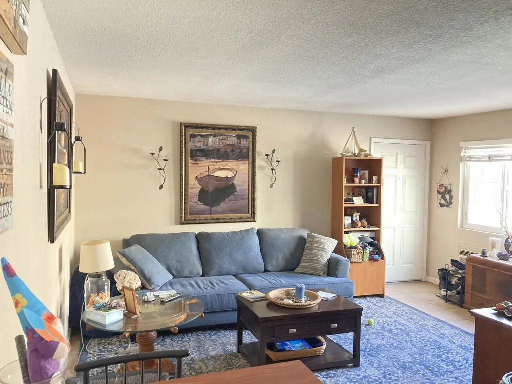 Photo #5: PTP2507589 Listing 