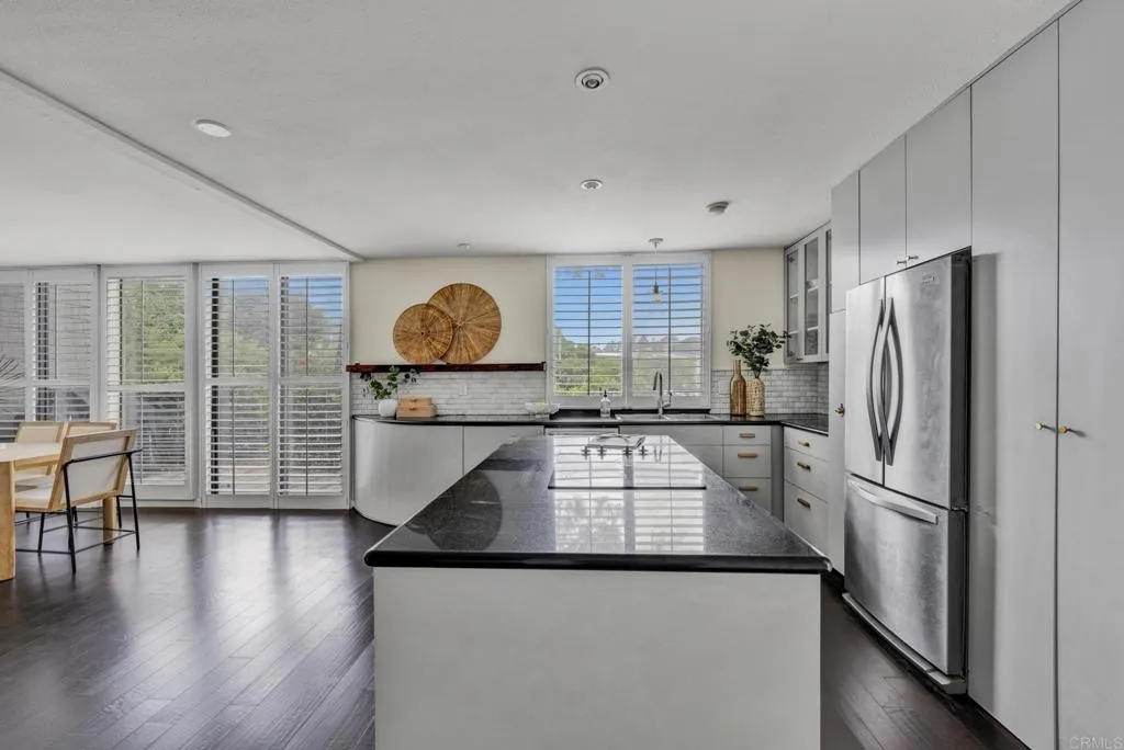 https://cdn.realtyfeed.com/cdn/127/306559367/f96213f2c17201ee87e15c1a1a2d13da.webp