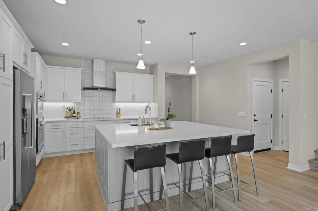 https://cdn.realtyfeed.com/cdn/127/306559407/275ab98e476b43b13bec942cbd1b3048.webp