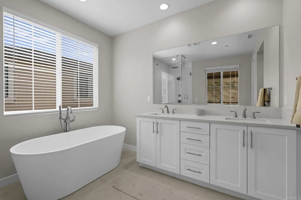 https://cdn.realtyfeed.com/cdn/127/306559407/2c401ee79b26484f7b5648363f3d8d2d.webp