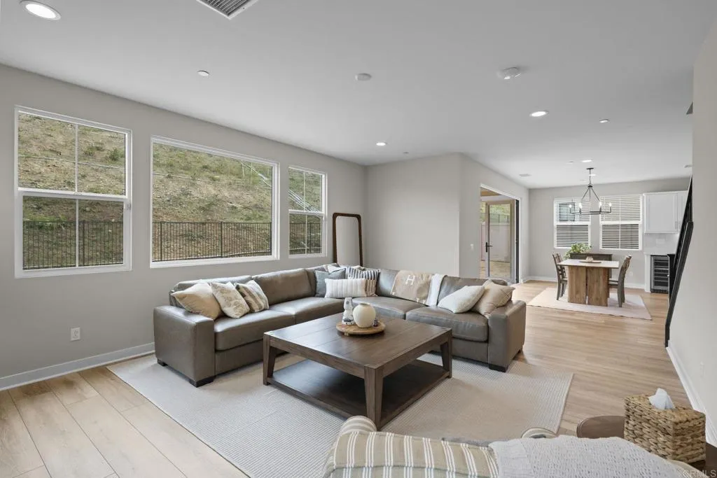 https://cdn.realtyfeed.com/cdn/127/306559407/32e2443b3e60beb2c512a20b58dfae58.webp