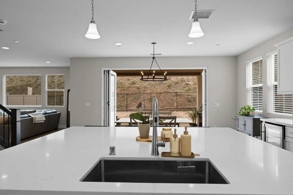 https://cdn.realtyfeed.com/cdn/127/306559407/5df2b94062f4fc98fcbdb724b1164086.webp