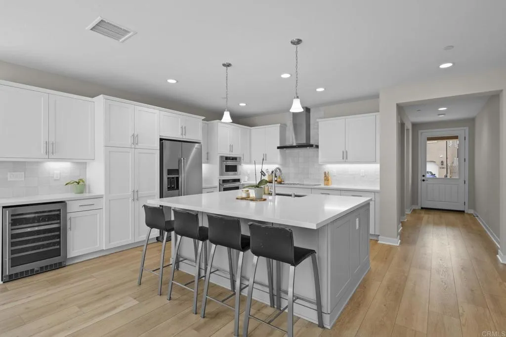 https://cdn.realtyfeed.com/cdn/127/306559407/7df59273783796af82bd3ae72d583a8d.webp