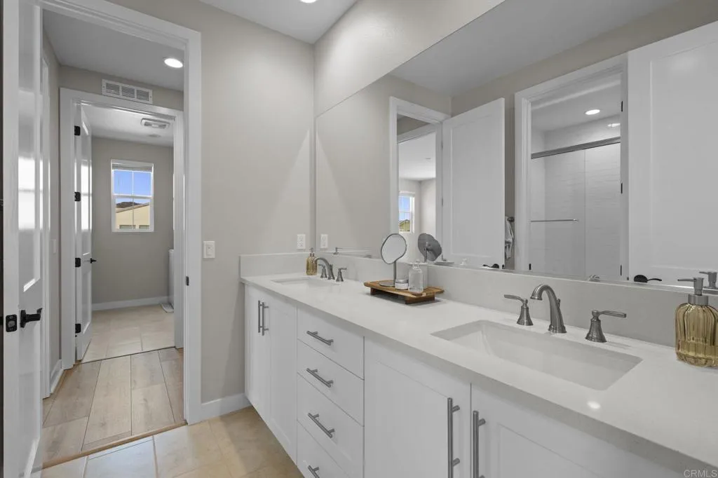 https://cdn.realtyfeed.com/cdn/127/306559407/d6ab6522fa79322d5d14dfc449915feb.webp