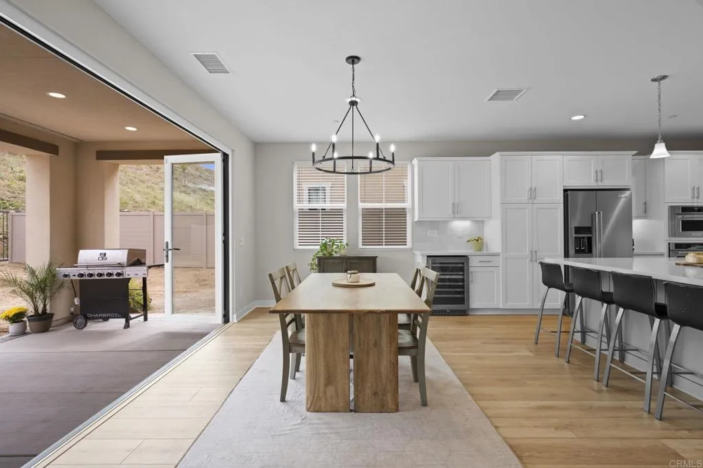 https://cdn.realtyfeed.com/cdn/127/306559407/fe173d1c18066bc16439cd5cecf412aa.webp