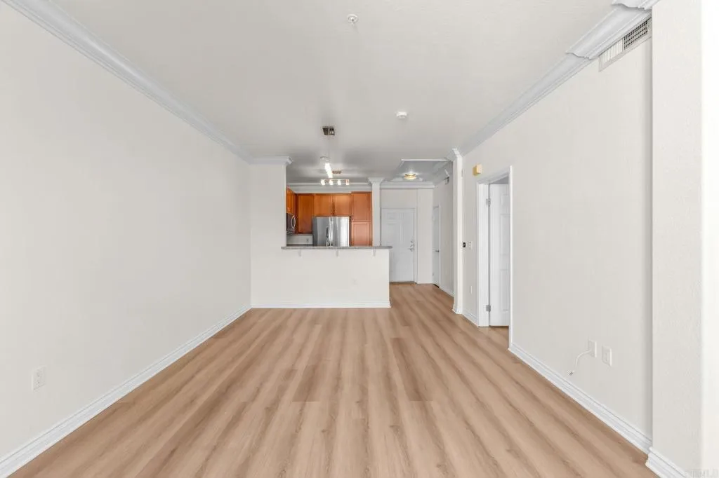 https://cdn.realtyfeed.com/cdn/127/306559414/00aaccfff1bdd9ec2cc5526257af8d52.webp