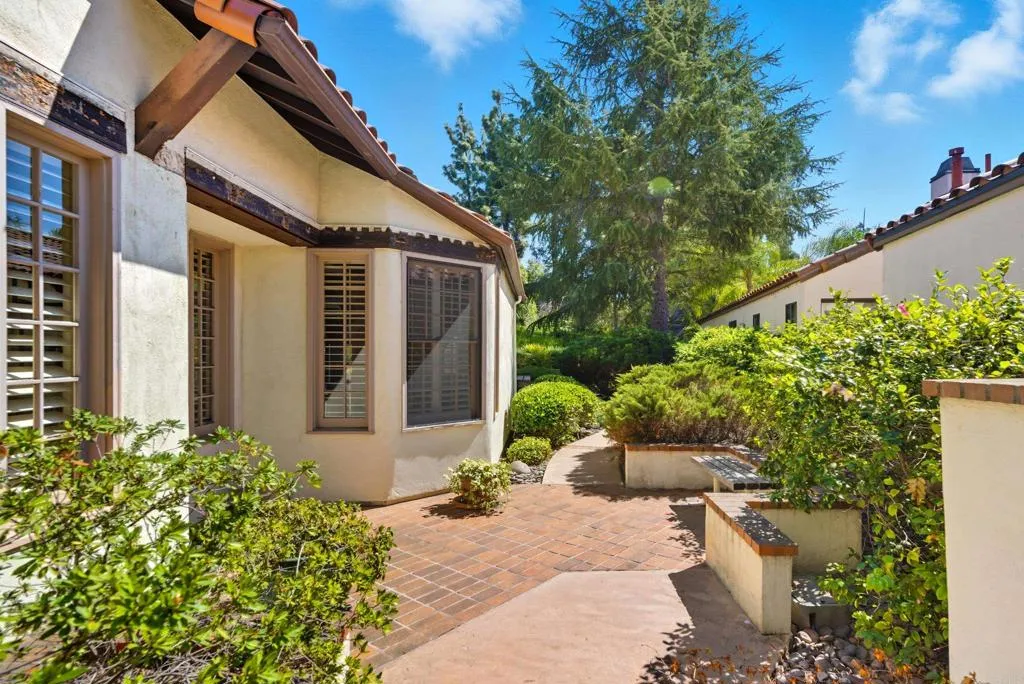 https://cdn.realtyfeed.com/cdn/127/306559441/9e66e41e7bd9d173d232a86a4f697aa3.webp