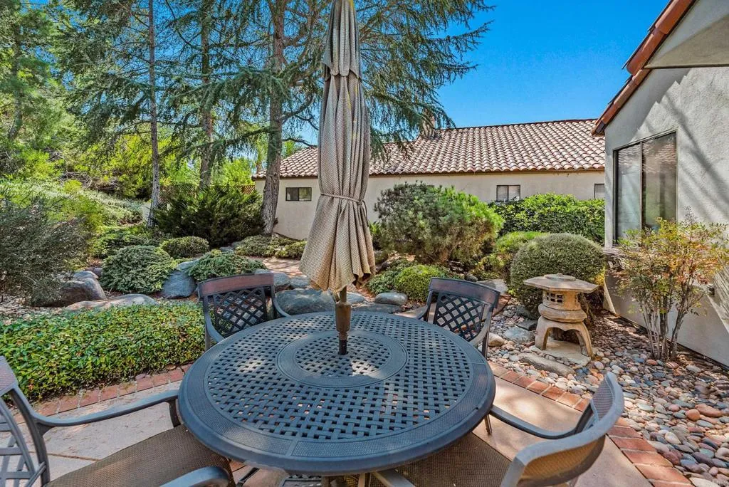 https://cdn.realtyfeed.com/cdn/127/306559441/a7b3f50cc4ce10833f9c5a1b7b882ea4.webp