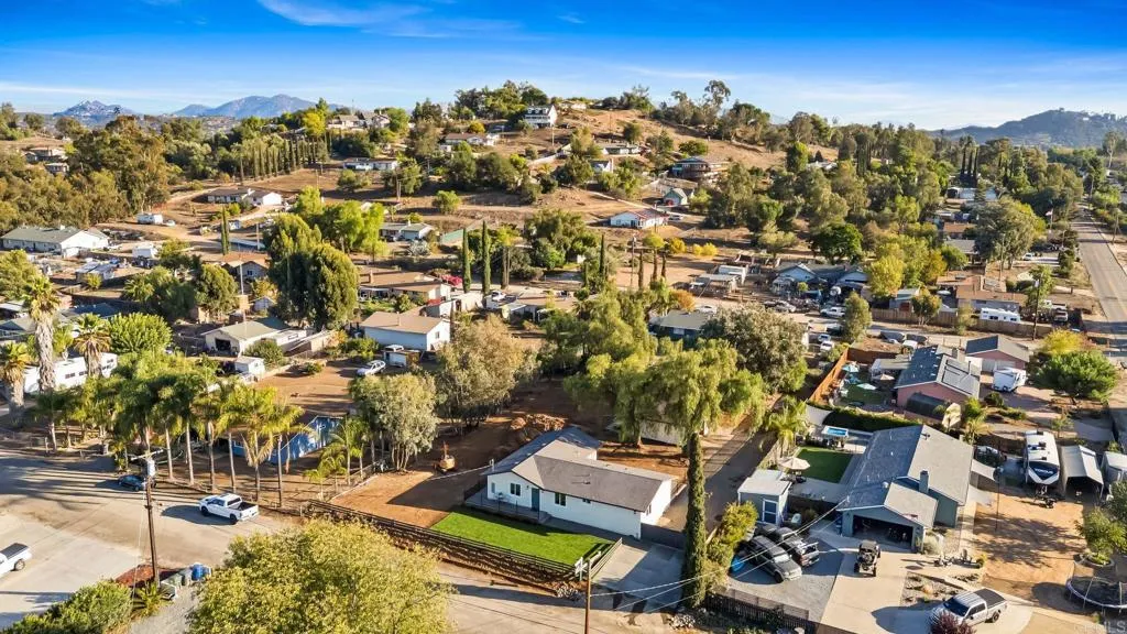 https://cdn.realtyfeed.com/cdn/127/306559472/76b83af9f389bab177308ea0d974525e.webp
