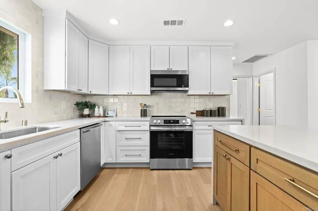 https://cdn.realtyfeed.com/cdn/127/306559472/985ac3d87b2e1044b657b15541937b34.webp
