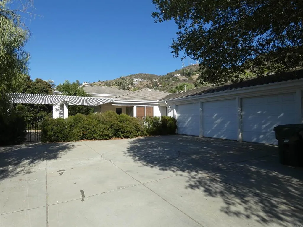 https://cdn.realtyfeed.com/cdn/127/306559475/333b1948a6f2bc2cab3c4217488f9855.webp