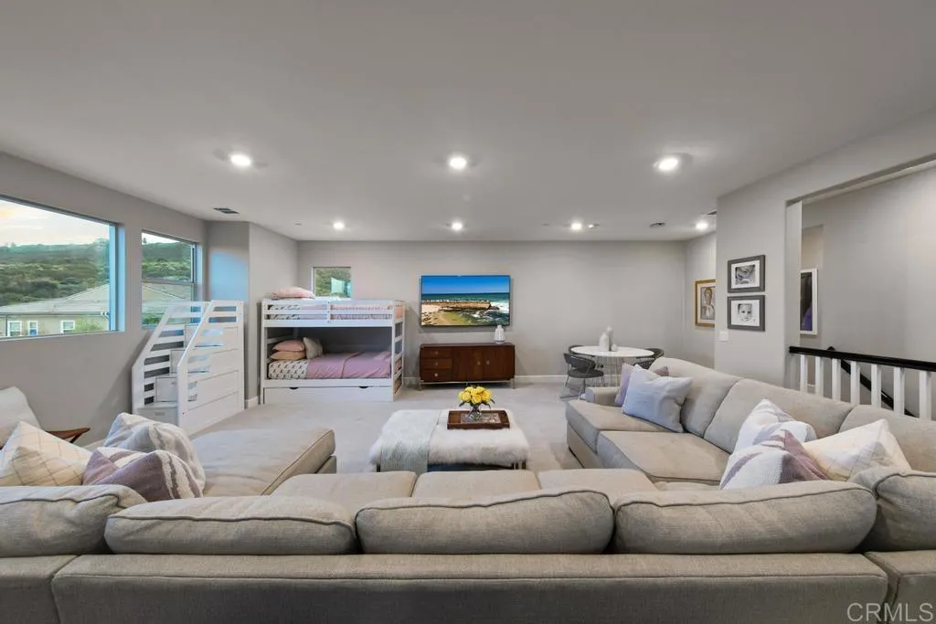 https://cdn.realtyfeed.com/cdn/127/306559477/6a94319e43d683514405fb524f8b13d4.webp