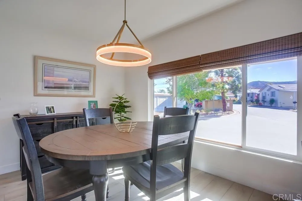 https://cdn.realtyfeed.com/cdn/127/306559497/137796270d52ae3359bc840b5c61c7aa.webp