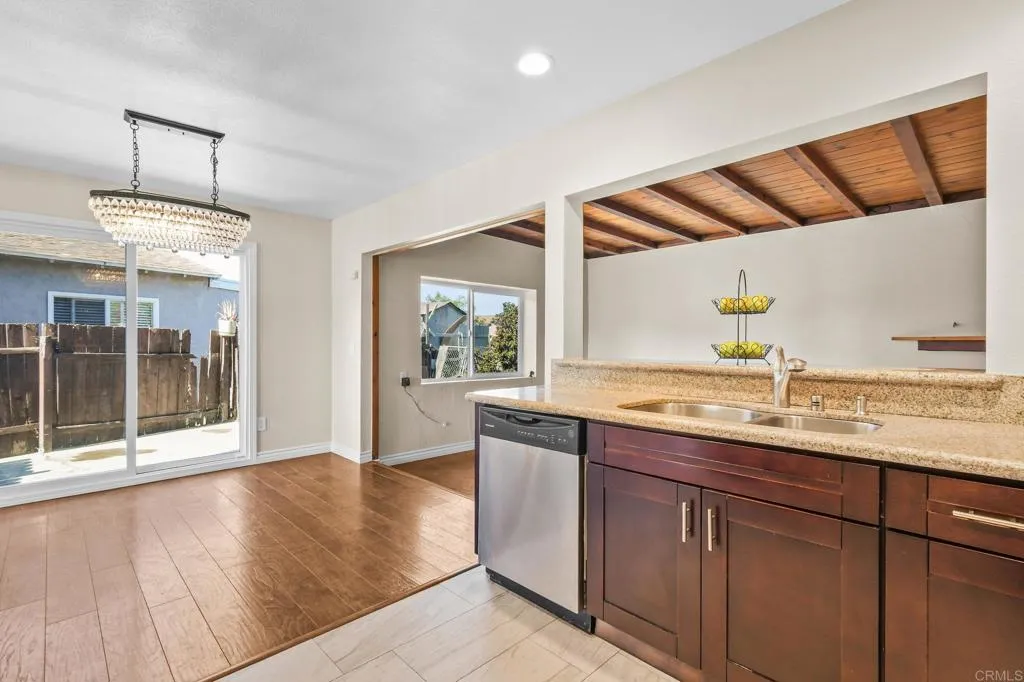 https://cdn.realtyfeed.com/cdn/127/306559579/f5437bfef0d68ba5680e9944418a63d2.webp