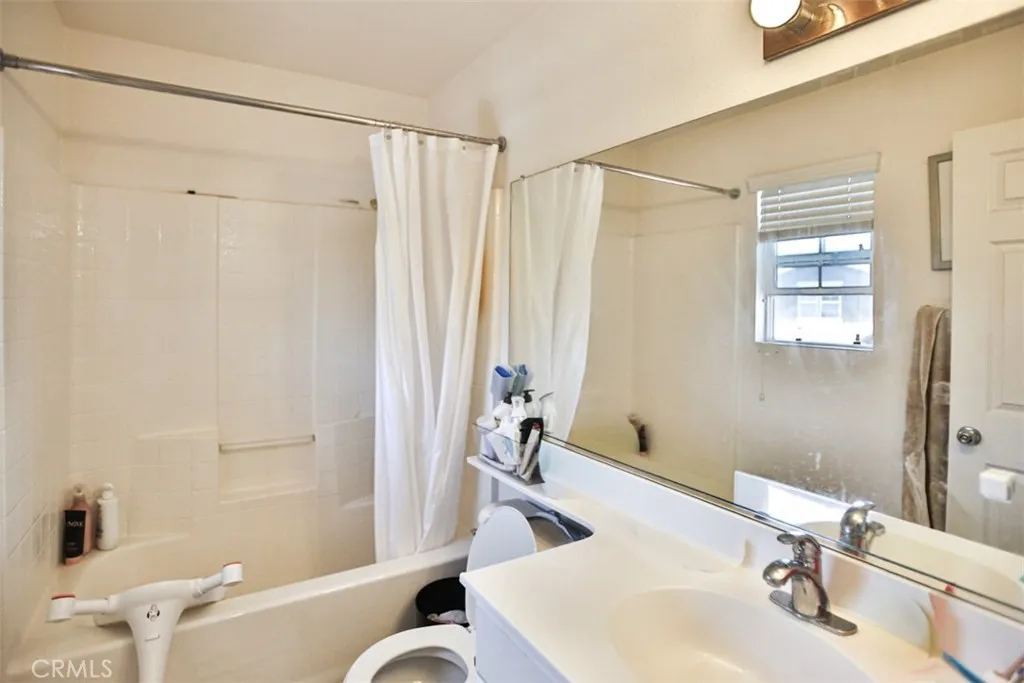 https://cdn.realtyfeed.com/cdn/127/306559595/b0146f9700be26f9a18038421ff7b1c6.webp