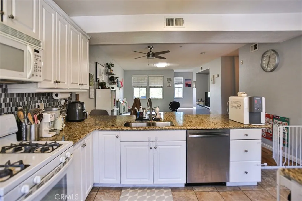 https://cdn.realtyfeed.com/cdn/127/306559595/e60d03febd9c2727ed420c2369317c97.webp