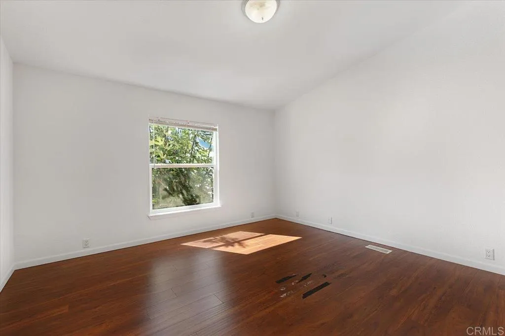 https://cdn.realtyfeed.com/cdn/127/306559607/75b8fb9c22ae7702863c0b66ba55e16b.webp