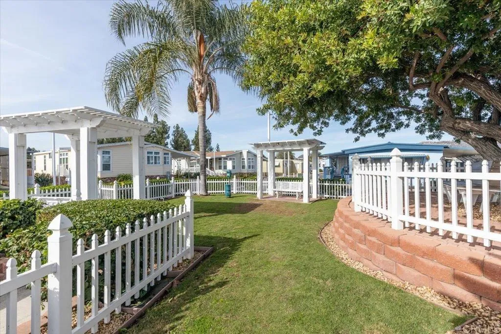 https://cdn.realtyfeed.com/cdn/127/306559607/79c0599626a0abcd28178f20f17e1abe.webp
