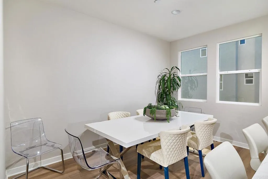 https://cdn.realtyfeed.com/cdn/127/306559630/407b35e1ad1da6d72806c78cb675989b.webp
