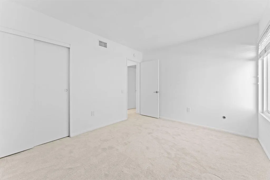 https://cdn.realtyfeed.com/cdn/127/306559634/0501e4f11e1f8ebbcf2328a96baf0165.webp