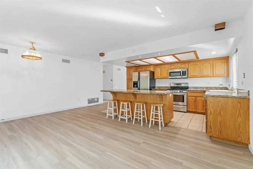 https://cdn.realtyfeed.com/cdn/127/306559634/a2cbbdc5e89093d4838ba6d44d37d2a7.webp