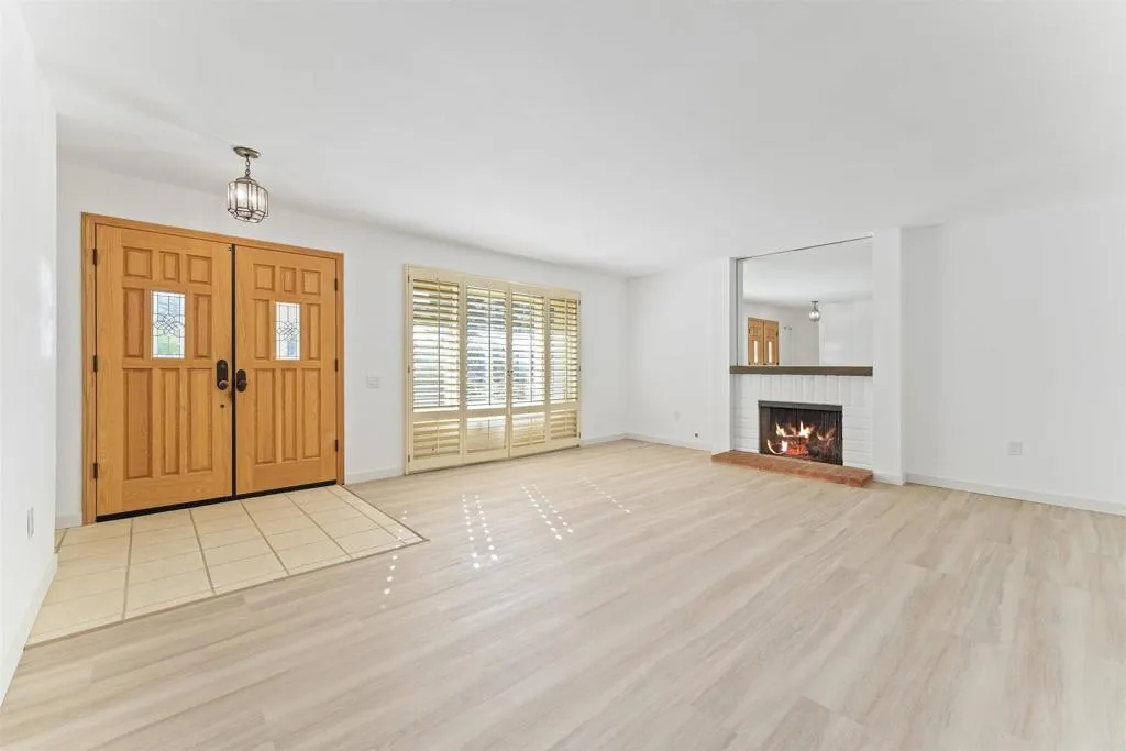 https://cdn.realtyfeed.com/cdn/127/306559634/e18d0c5acef9d685514b868a4b6b322c.webp