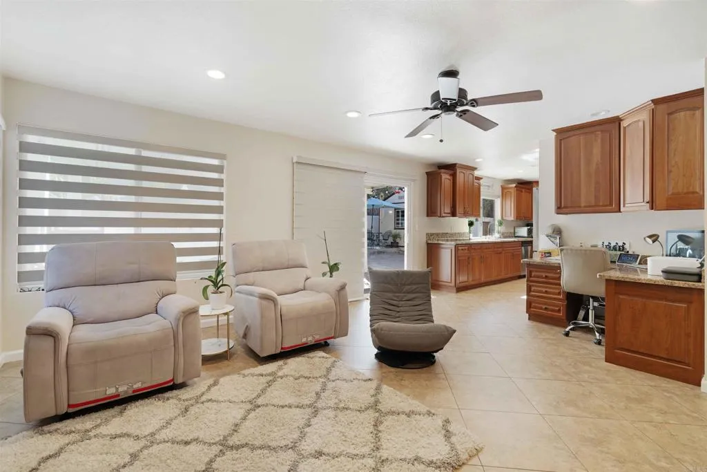 https://cdn.realtyfeed.com/cdn/127/306559636/1e511f408d18ab68585f55dc2b569610.webp