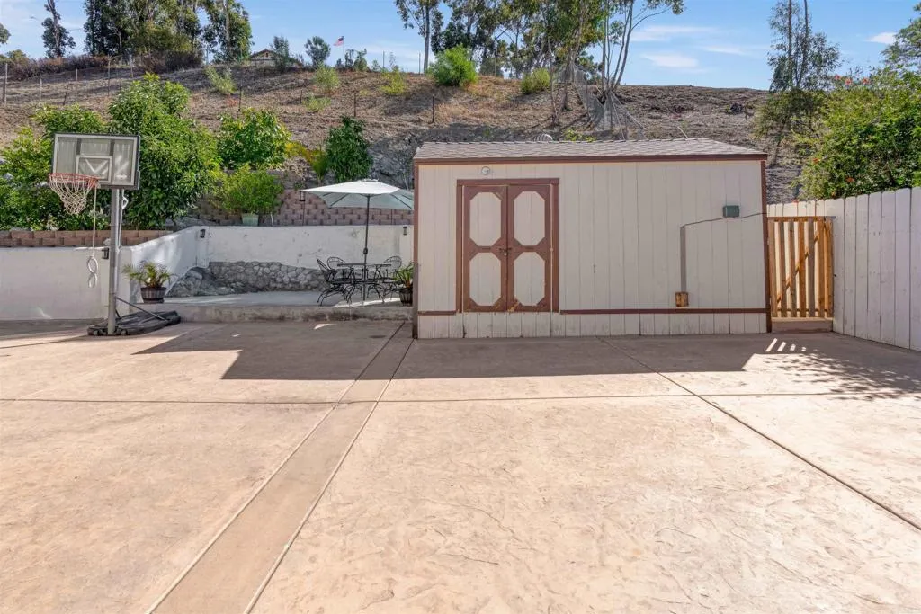 https://cdn.realtyfeed.com/cdn/127/306559636/57ce52bf1bd2dda62f23e8bad02c9204.webp