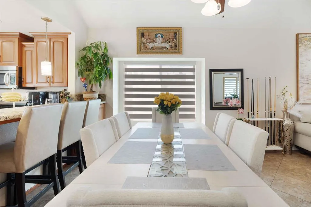 https://cdn.realtyfeed.com/cdn/127/306559636/8a606e70a5076b3e8a685f85766847b2.webp