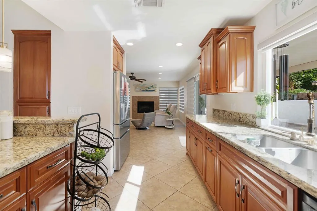 https://cdn.realtyfeed.com/cdn/127/306559636/f4e10eac69bdebe5afd35d4c5d1d51cf.webp