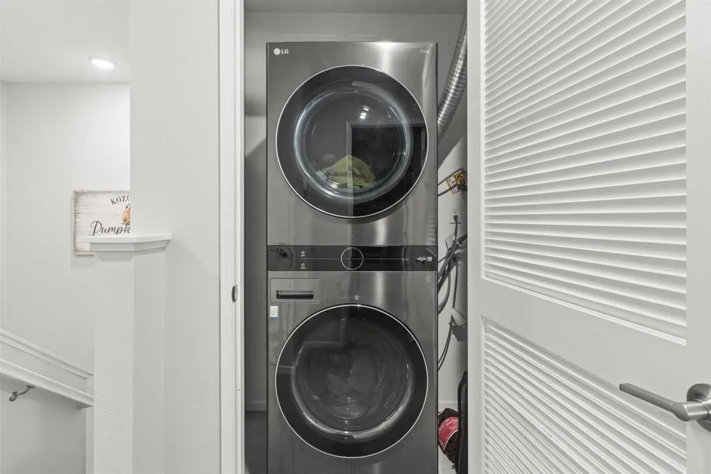 https://cdn.realtyfeed.com/cdn/127/306559664/58af1af824f81f22afead69997d094c1.webp
