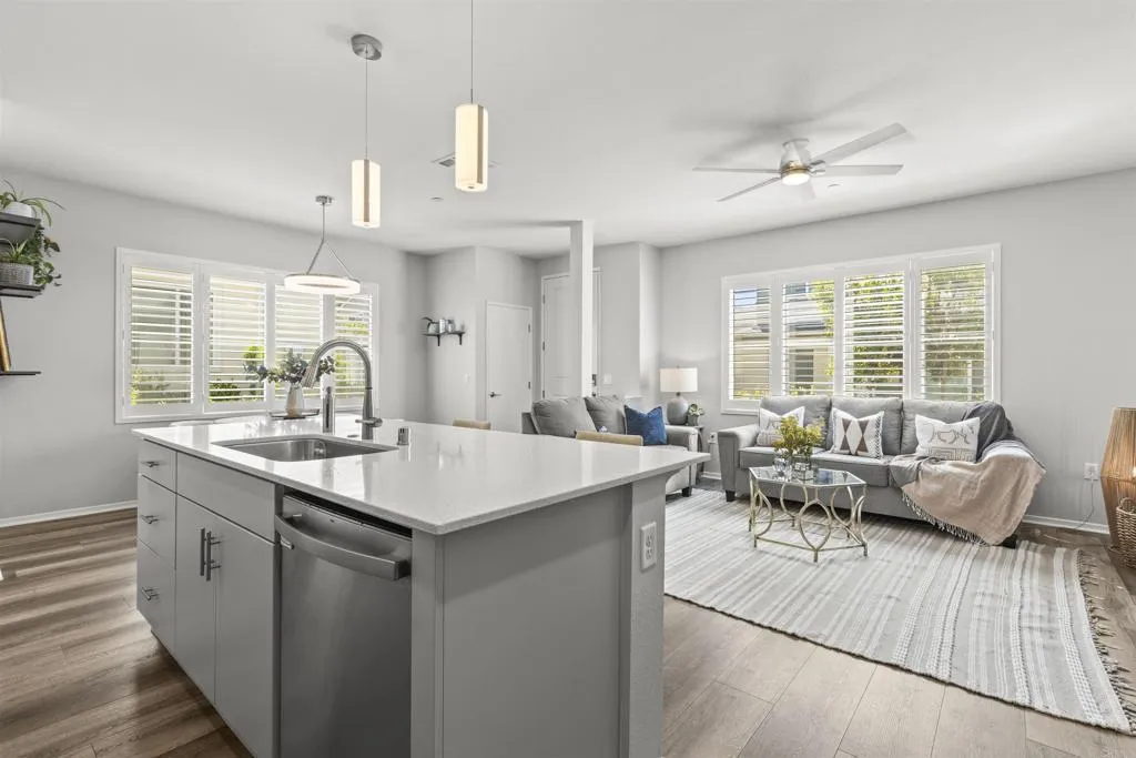 https://cdn.realtyfeed.com/cdn/127/306559664/eabbd563879ca058782e79da6602abf1.webp