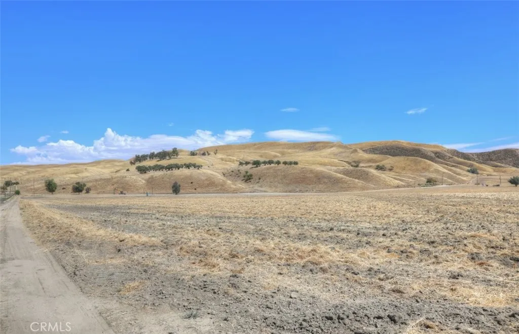 36 San Juan, Shandon, CA 93461