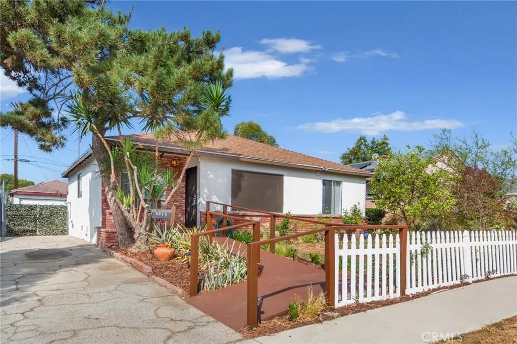 North Hollywood, CA 91606