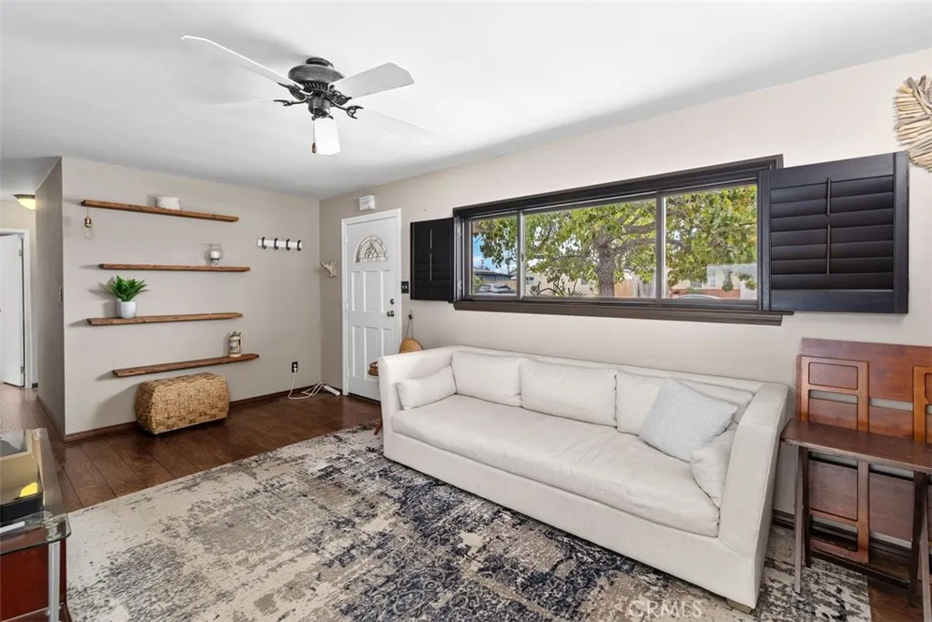 https://cdn.realtyfeed.com/cdn/127/306559762/5e2d47da6cfc4c2b6c8a48a8be21c3a0.webp