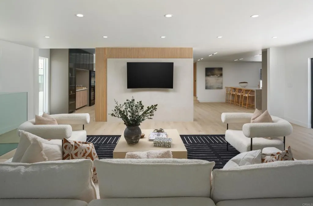 https://cdn.realtyfeed.com/cdn/127/306559763/6cba816f65f5c6acbf778f286b80818f.webp