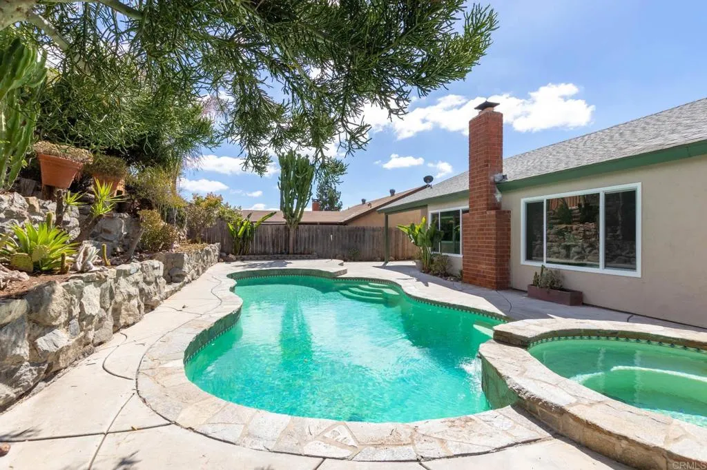 https://cdn.realtyfeed.com/cdn/127/306559853/00ca209d9f8faebc6bfab04bd27598c9.webp