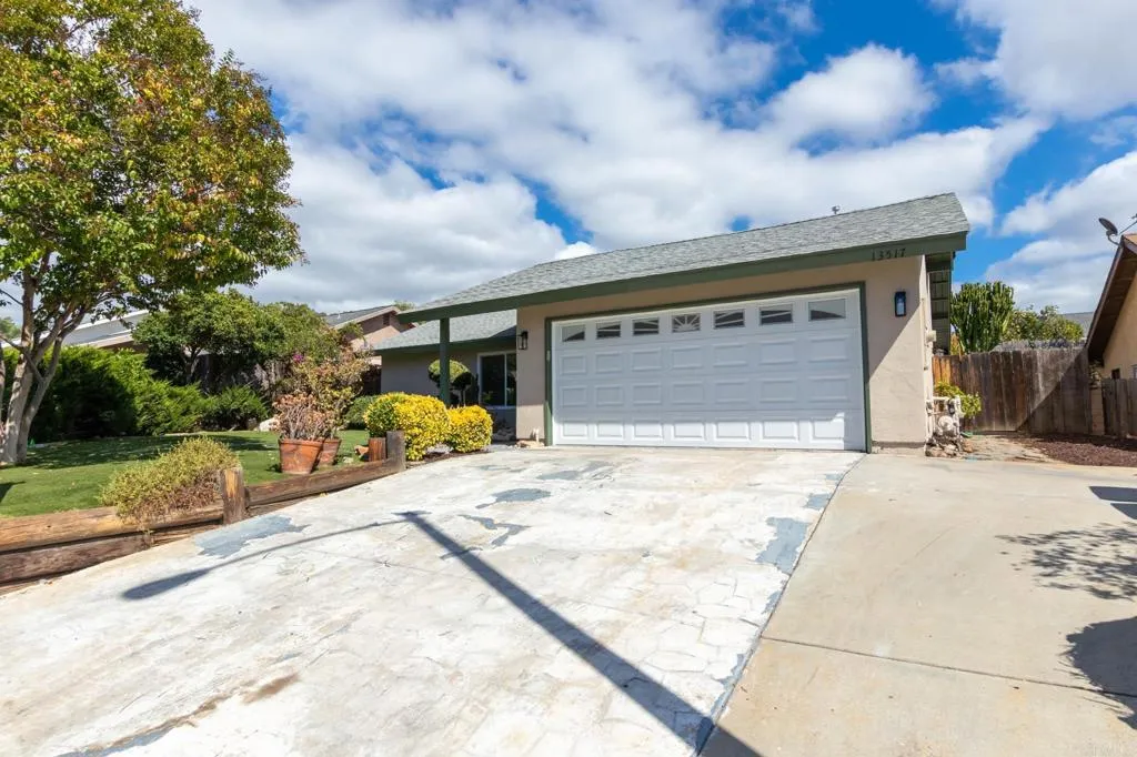 https://cdn.realtyfeed.com/cdn/127/306559853/542f34864baf1f7a762f06f0f04578f6.webp